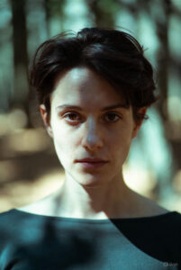 Ilustração representando emoção intensa e busca por atenção – Transtorno de Personalidade Histriônico